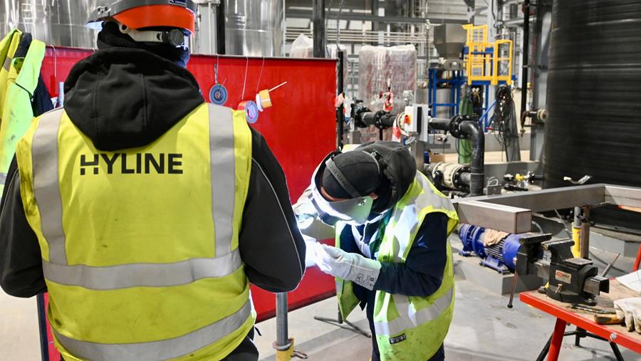 Hyline voorziet nieuwe Comet-fabriek van piping