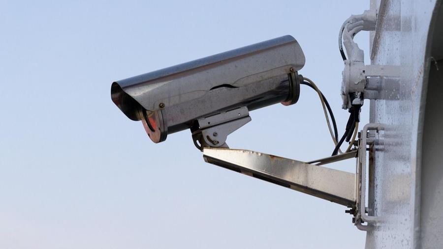 Comment les systèmes de surveillance intelligents peuvent-ils prévenir les accidents du travail?