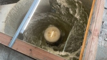 Eerste Belgische vortex-waterkrachtcentrale op bevaarbare rivier